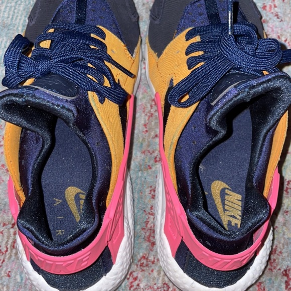 Great condition WMNS Nike Huarache Run - Size 9 - Picture 7 of 14